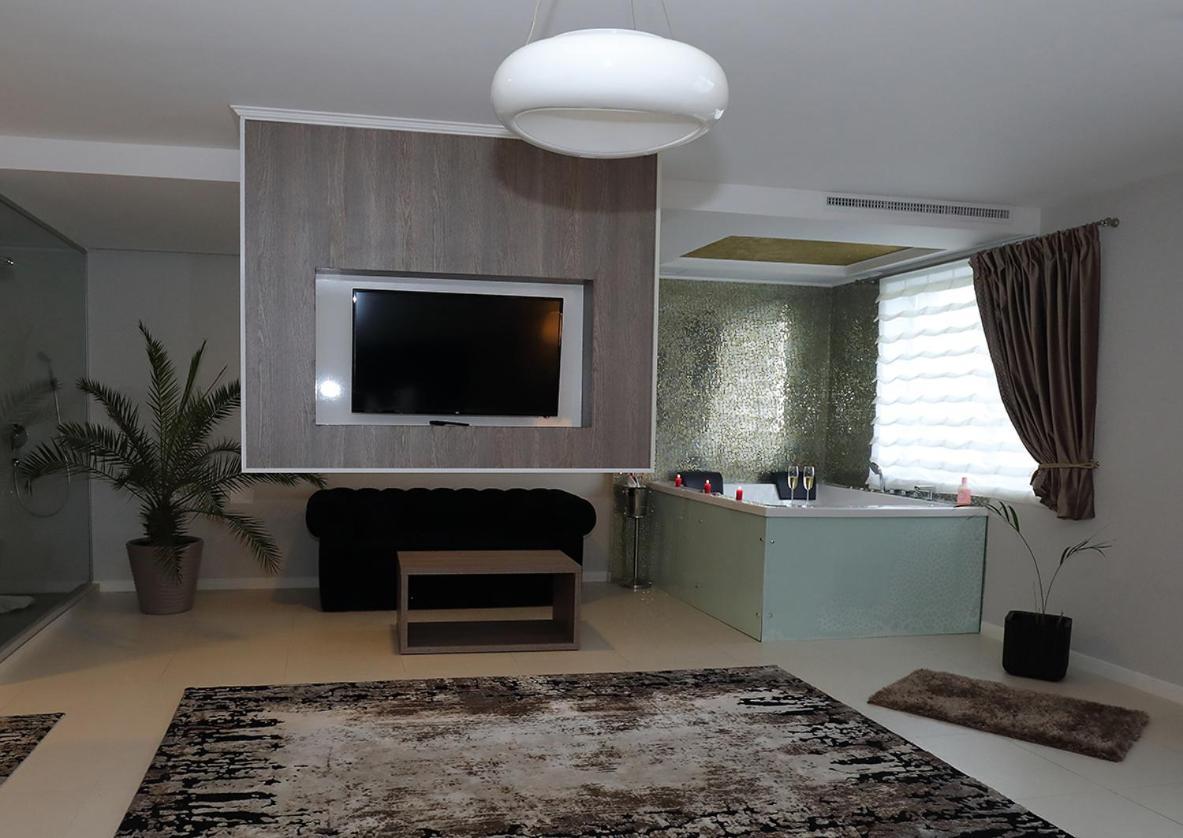 Hotel Meliss Events Craiova Exteriér fotografie